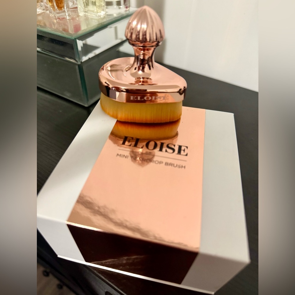 Eloise Mini Teardrop Brush, Rose Gold, Mirror Finish